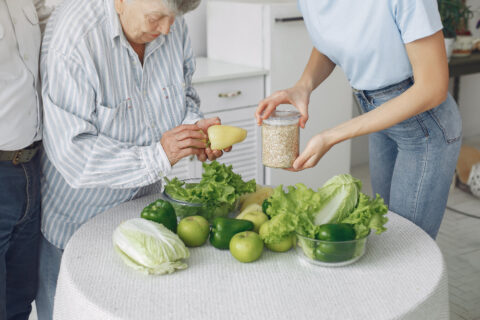 Nutrición y pruebas físicas en adultos mayores: experiencia en un Festival del CUCS