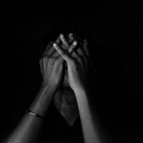 ¿Cómo y por qué la depresión puede cambiar la manera de pensar y recordar?