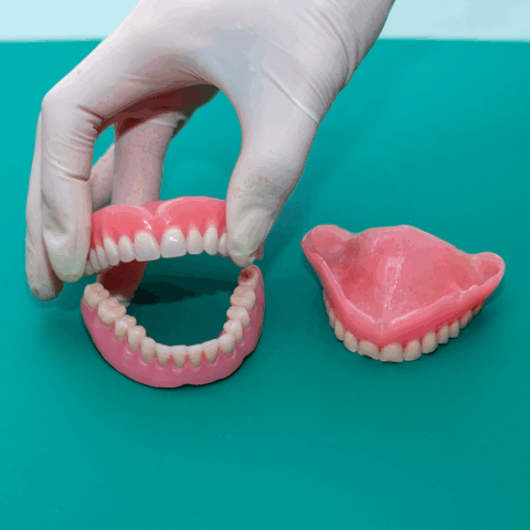 Prótesis total dental una solución para el paciente sin dientes