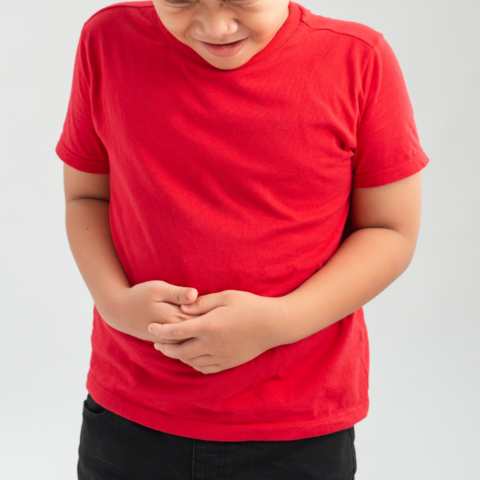 Dolor de panza en niños: ¿Cuándo esperar y cuándo correr al hospital?